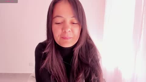 Snapshot of sarasweet_4 chatting on 06.17.26 Sara online show from 06.17.26