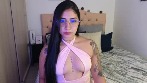 Snapshot of saratukkerr chatting on 01.23.25 saratukkerr online show from 01.23.25