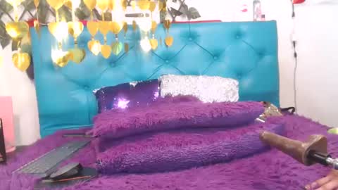 Sara Wills online show from 01.29.25