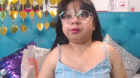 Sara Wills online show from 02.08.25