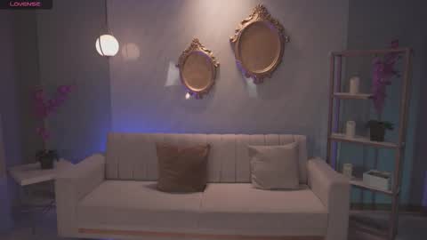 Sara Winstone online show from 02.11.26