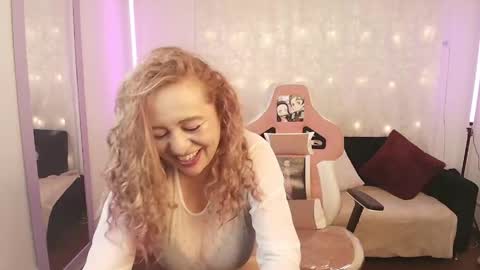 Snapshot of saray_soto chatting on 04.23.26 Saray online show from 04.23.26