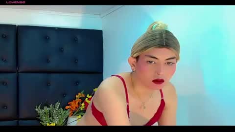 Snapshot of saraypiink chatting on 06.19.26 saraypiink online show from 06.19.26