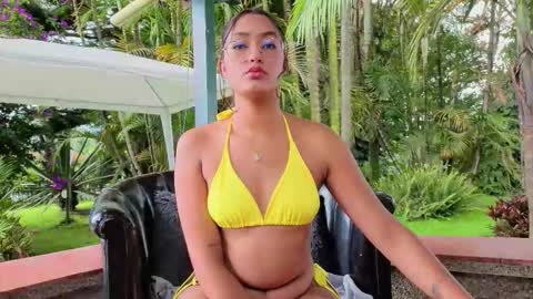 Snapshot of sarazuletaa chatting on 02.15.26 sarazuletaa online show from 02.15.26