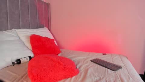 Sara Garcia online show from 10.22.25