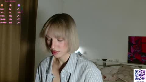 Snapshot of sarilit chatting on 02.10.26 Your Selena 3 online show from 02.10.26