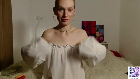 Snapshot of sarilit chatting on 02.22.26 Your Selena 3 online show from 02.22.26