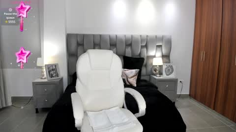  Saritaaa  online show from 12.20.24