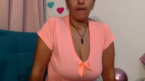 Snapshot of saritah_r chatting on 12.27.24 saritha online show from 12.27.24
