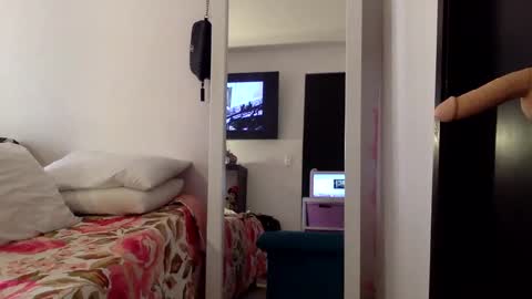 Snapshot of saritah_r chatting on 01.29.25 saritha online show from 01.29.25