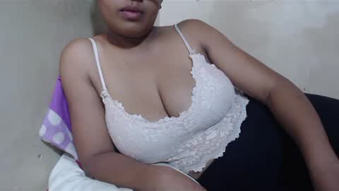 saronette online show from 01.28.25