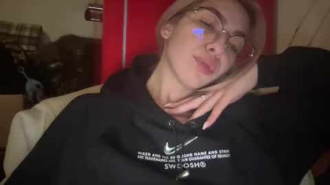 Snapshot of sarrah_rossy chatting on 01.17.25 Sarrah online show from 01.17.25