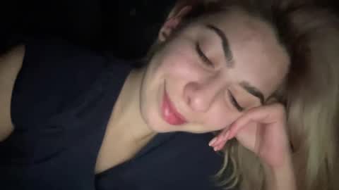 Snapshot of sarrah_rossy chatting on 01.28.25 Sarrah online show from 01.28.25