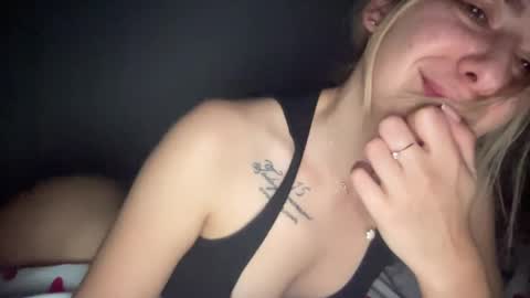 Snapshot of sarrah_rossy chatting on 02.05.25 Sarrah online show from 02.05.25