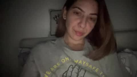 Snapshot of sarrah_rossy chatting on 03.11.25 Sarrah online show from 03.11.25