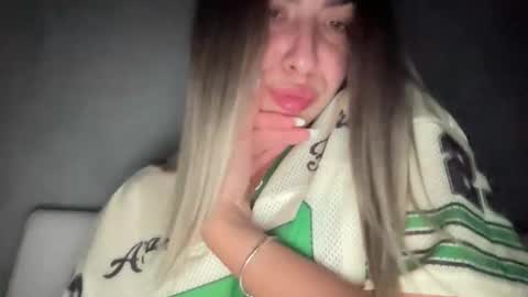 Snapshot of sarrah_rossy chatting on 09.13.25 Sarrah online show from 09.13.25