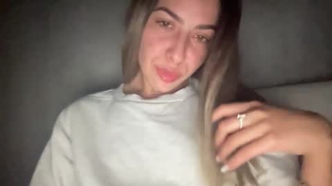 Snapshot of sarrah_rossy chatting on 09.16.25 Sarrah online show from 09.16.25