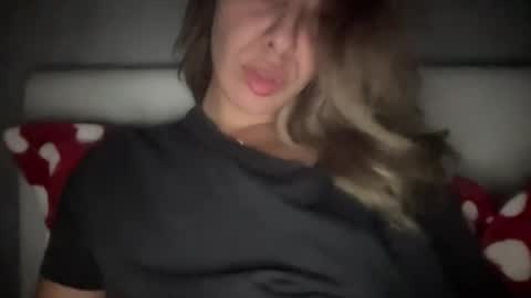 Snapshot of sarrah_rossy chatting on 10.31.25 Sarrah online show from 10.31.25