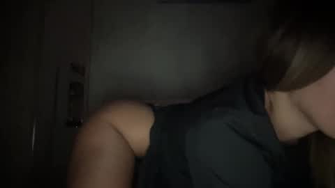 Snapshot of sarrah_rossy chatting on 11.12.25 Sarrah online show from 11.12.25