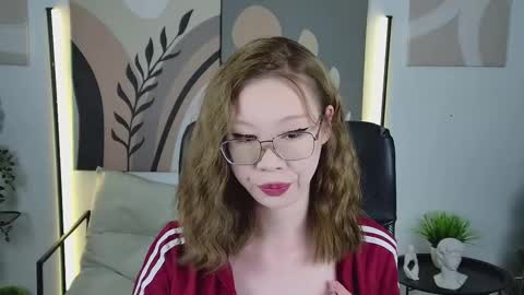 Snapshot of sarrahrice chatting on 02.11.26 SarahRice online show from 02.11.26