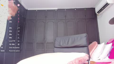 Snapshot of sary_rousse chatting on 01.26.25 Sary Rousse online show from 01.26.25