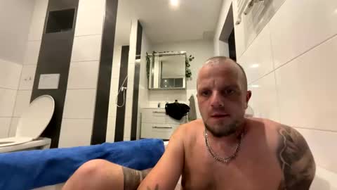 Snapshot of sash335 chatting on 09.12.25 Men37 online show from 09.12.25