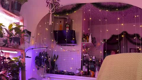 Alexandra Sasha in short online show from 01.04.25