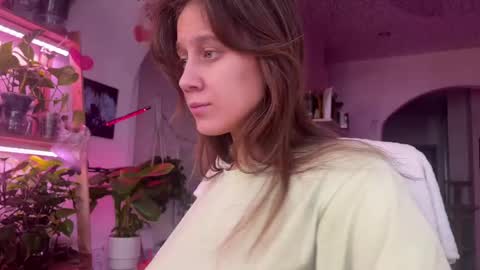 Alexandra Sasha in short online show from 02.16.25