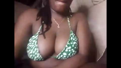 Snapshot of sashabigbooty chatting on 10.30.25 sashabigbooty online show from 10.30.25