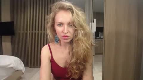 Sasha online show from 10.25.25