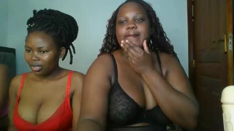 sassie_bee online show from 10.11.25