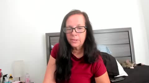 sassypeachgoddess online show from 10.09.25