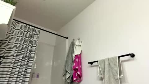 Snapshot of sassysquirtsmmm chatting on 05.19.26 sassysquirtsmmm online show from 05.19.26