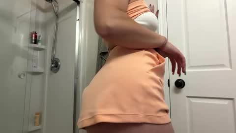 Snapshot of sassysquirtsmmm chatting on 05.26.26 sassysquirtsmmm online show from 05.26.26