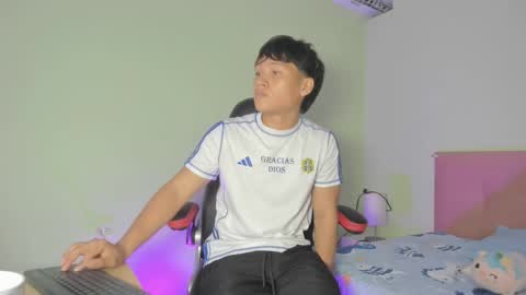 Snapshot of sasuke_uchiha12 chatting on 03.06.25 Evans Williams online show from 03.06.25