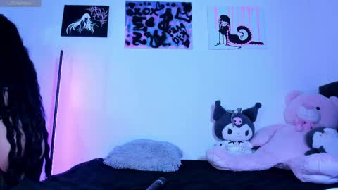    im expecting 300 thumbs up on my altar online show from 05.14.26