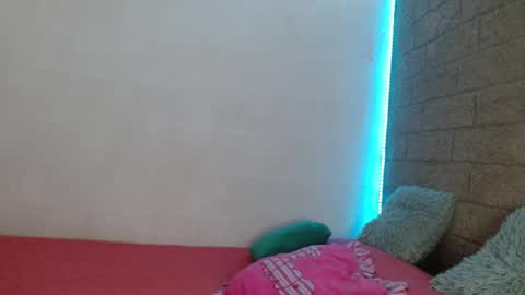 Snapshot of sativa_29 chatting on 12.17.24 Sativa online show from 12.17.24