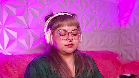 Gina George online show from 11.21.25