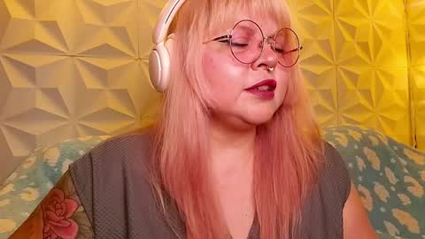 Gina George online show from 05.10.26