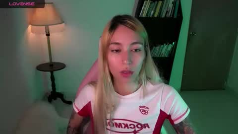 I AM JENN  online show from 12.18.25