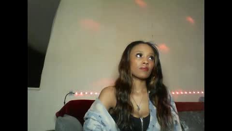 Snapshot of saucy_shanice chatting on 01.10.25 Shaniiice online show from 01.10.25