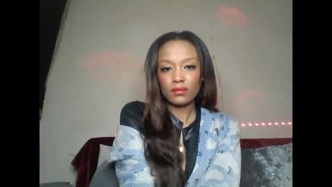 Snapshot of saucy_shanice chatting on 03.12.25 Shaniiice online show from 03.12.25