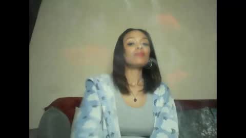 Snapshot of saucy_shanice chatting on 09.11.25 Shaniiice online show from 09.11.25