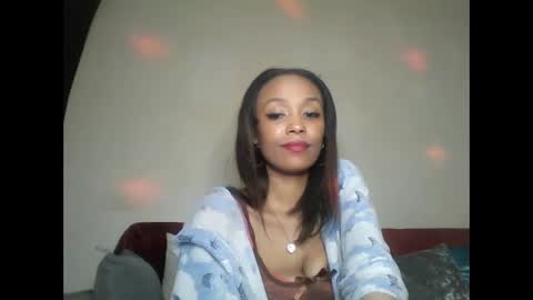 Snapshot of saucy_shanice chatting on 09.24.25 Shaniiice online show from 09.24.25
