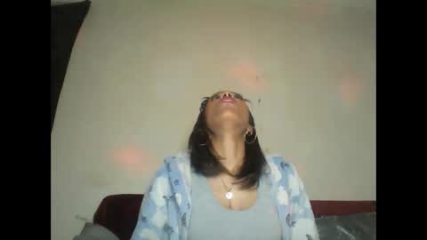 Snapshot of saucy_shanice chatting on 10.03.25 Shaniiice online show from 10.03.25