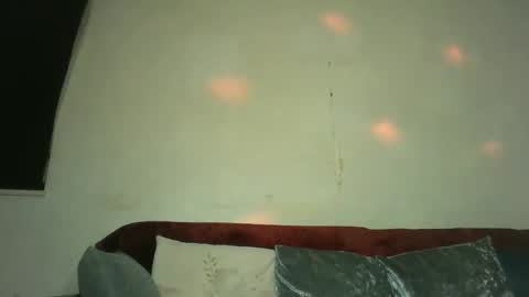 Snapshot of saucy_shanice chatting on 10.11.25 Shaniiice online show from 10.11.25