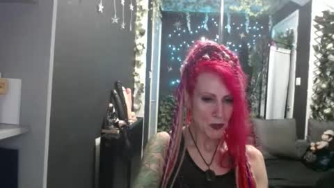 SaucySky online show from 11.10.25