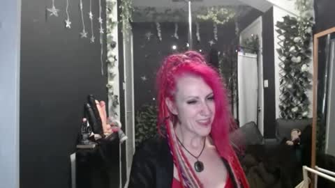 SaucySky online show from 11.26.25