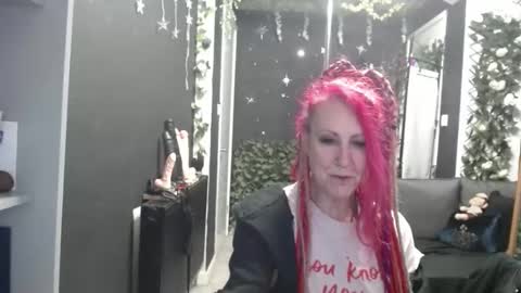 SaucySky online show from 01.14.26