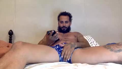 Snapshot of savagebullxxx chatting on 05.24.26 savagebullxxx online show from 05.24.26